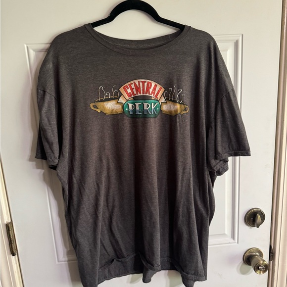 Central Perk T-Shirt - Picture 1 of 2